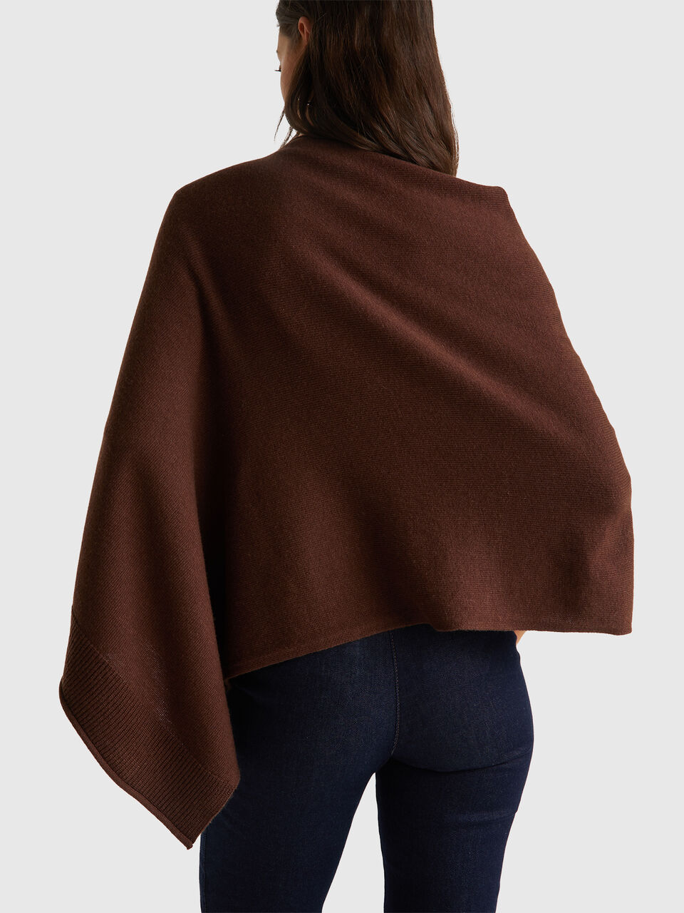 CAPE Mujer image number null