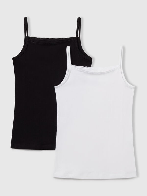 Dos camisetas interiores de algodón elástico Niña