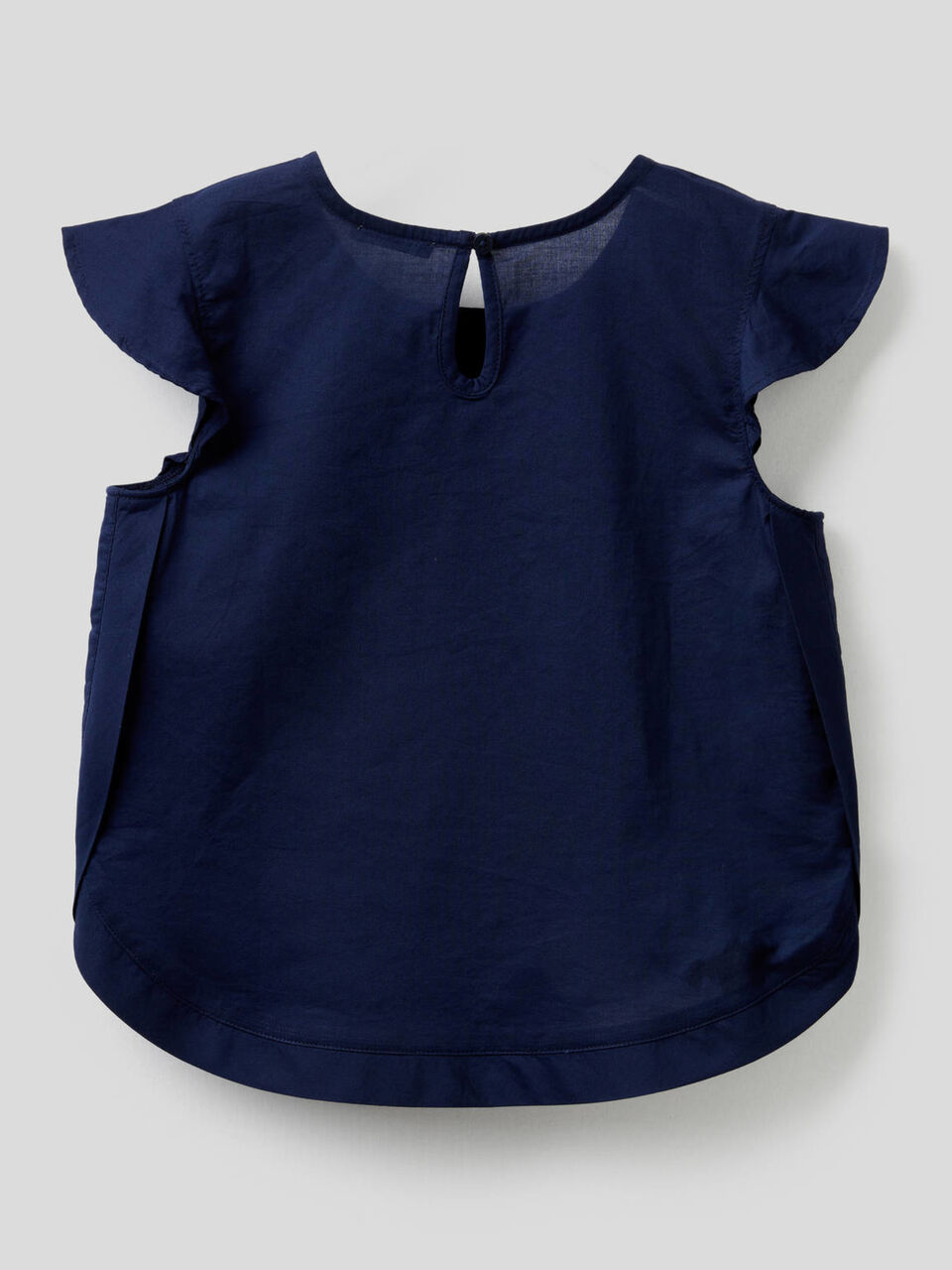 Blusa de algodón con volantes en las mangas image number 2