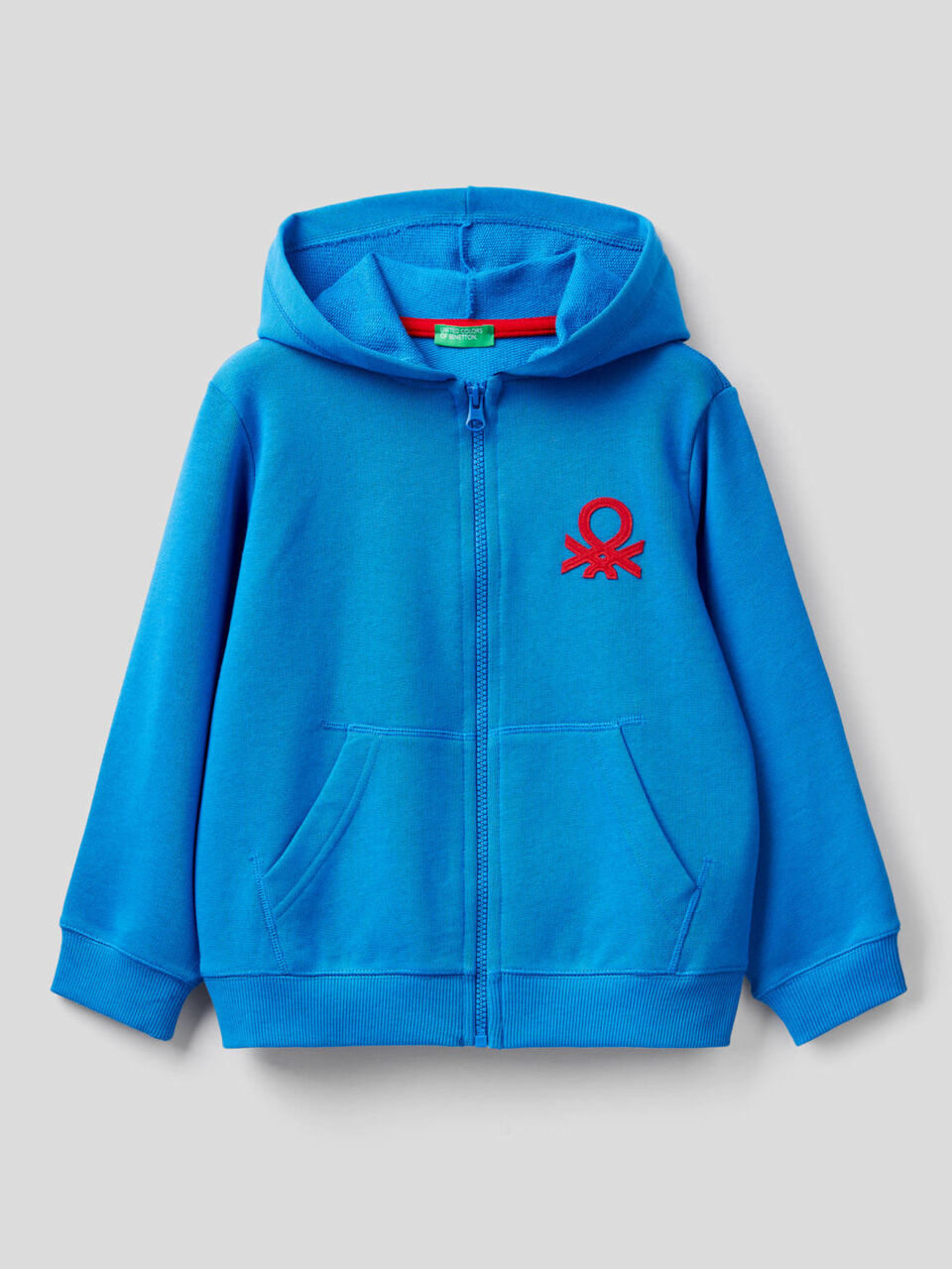 Sudadera con cremallera y capucha image number 1