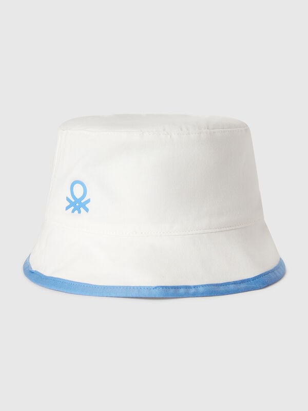 Gorro reversible con estampado de mar. Niño