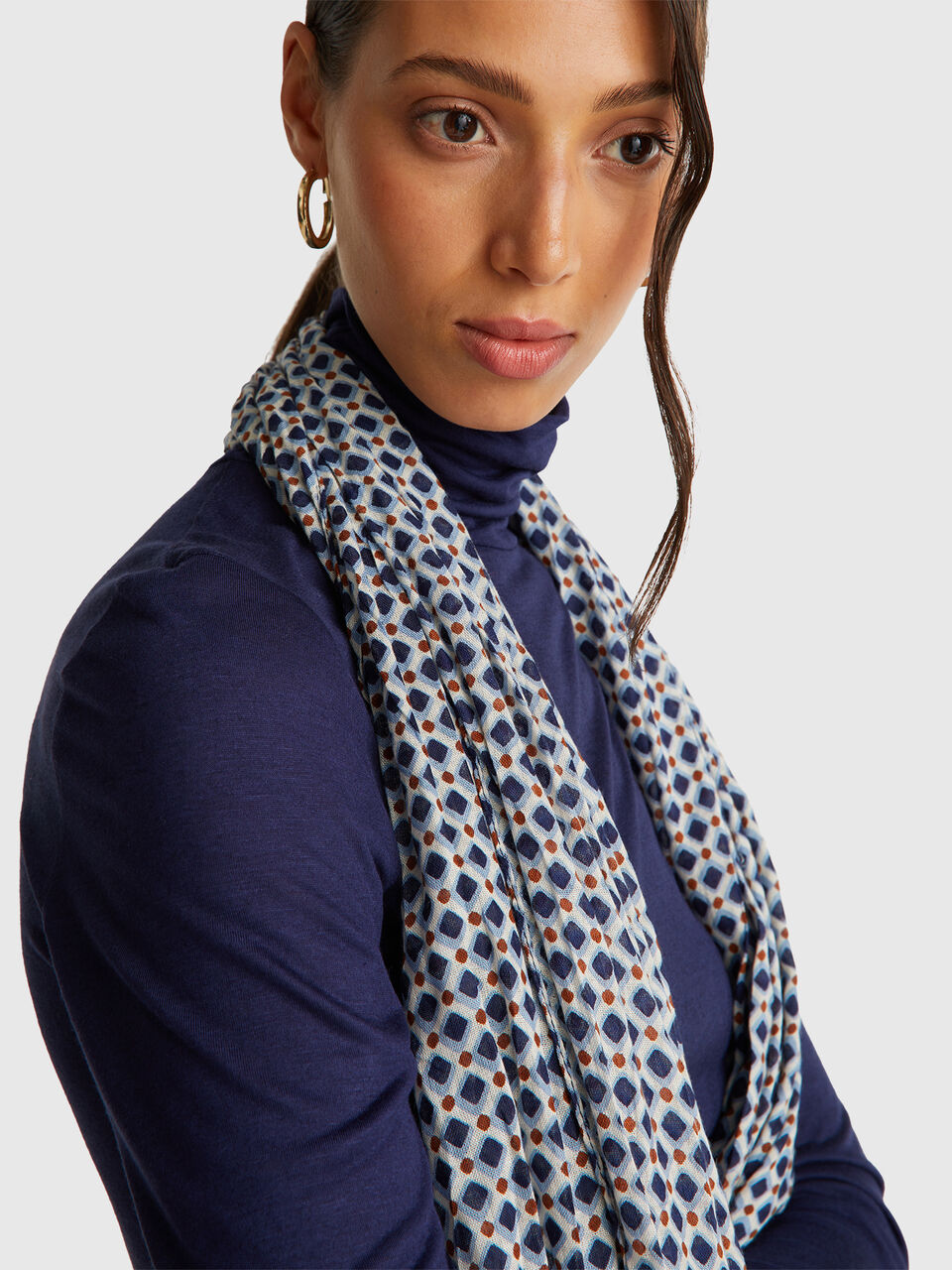 SCARF Mujer image number null