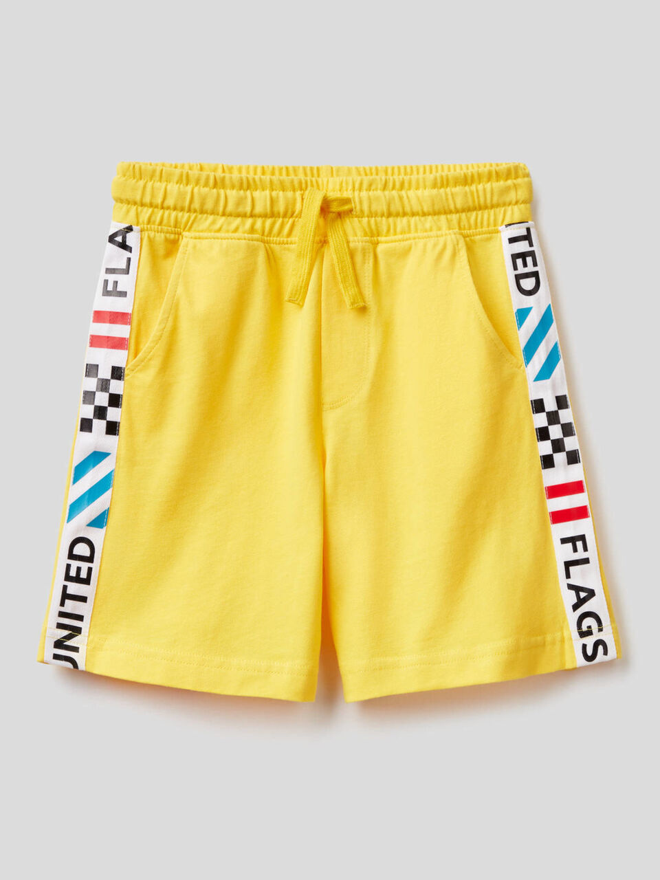 Bermudas con banda lateral image number 1