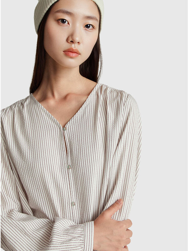 Camisa de rayas con cuello en V Mujer