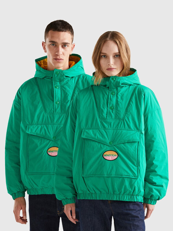 Abrigo verde con maxi bolsillo