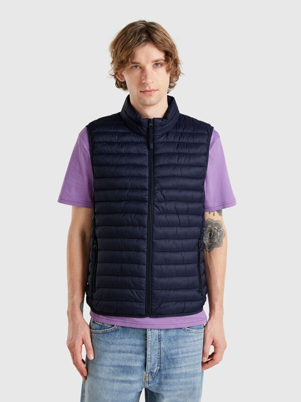 Chaqueta sin mangas de corte regular con acolchado  Hombre