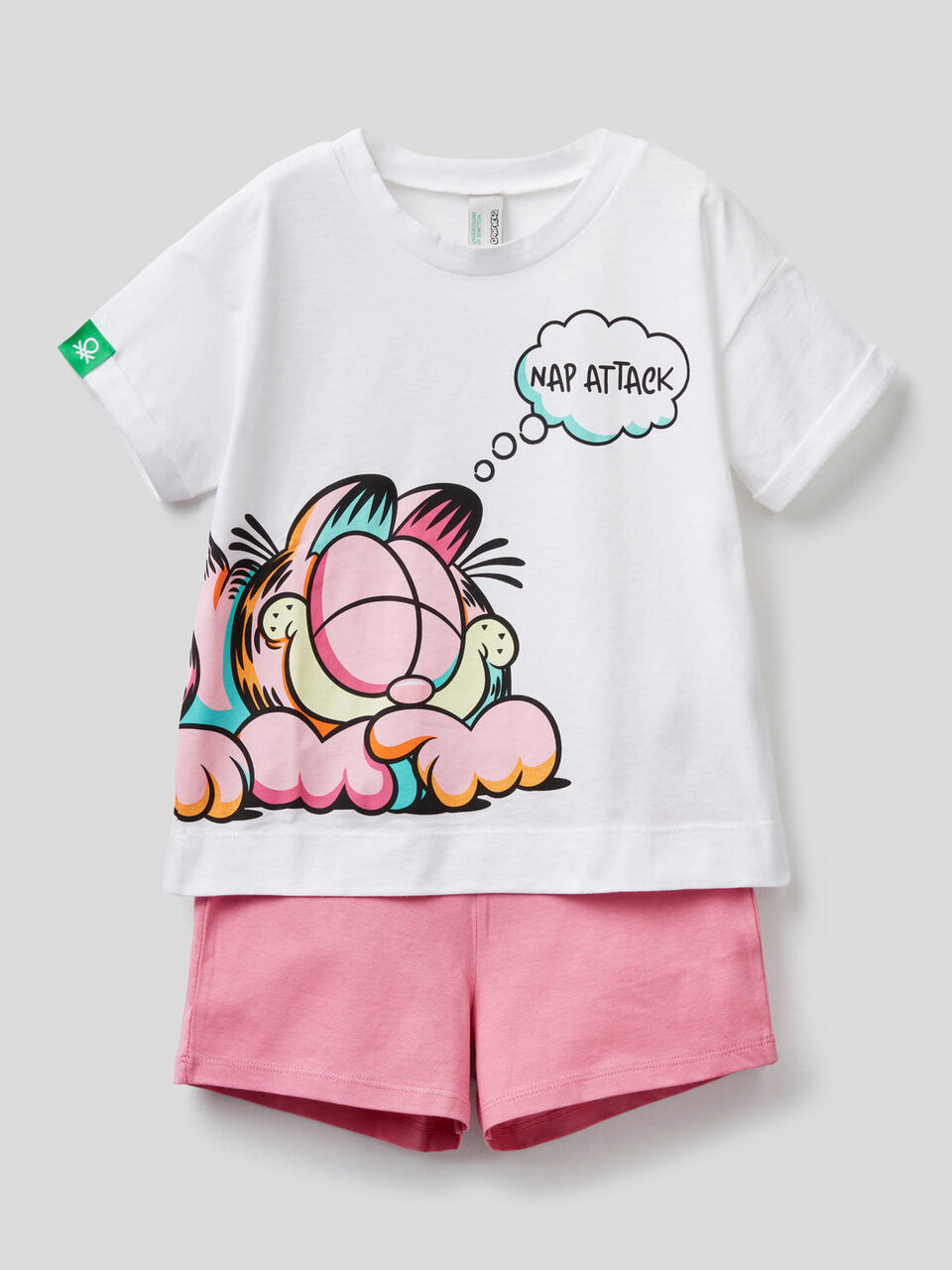 Pijama con camiseta y pantalón corto con estampado de Garfield image number 1