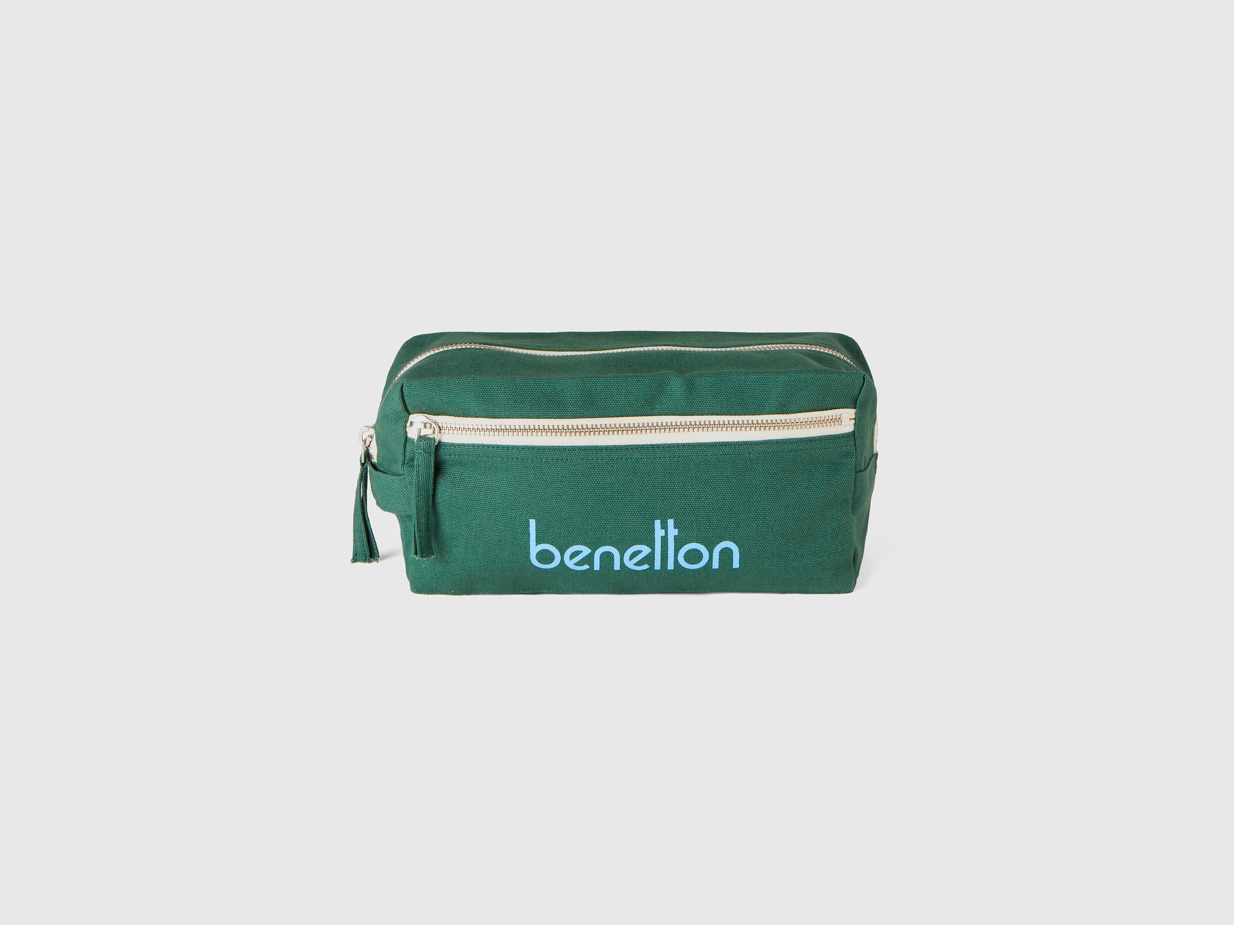 Clutches y Carteras de mano Nueva Coleccion 2024 Benetton