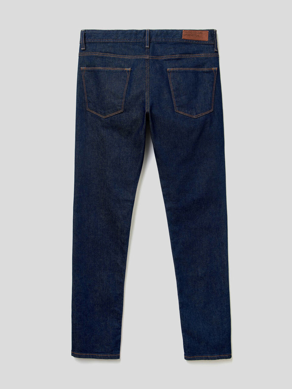 Vaqueros slim fit con cinco bolsillos image number 2