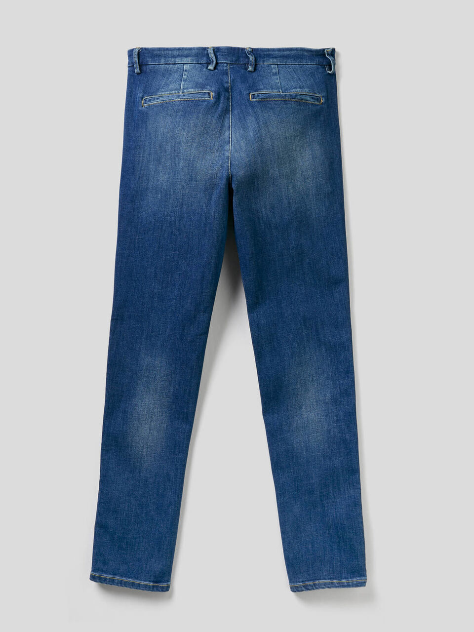 Chinos slim fit en denim elástico image number null