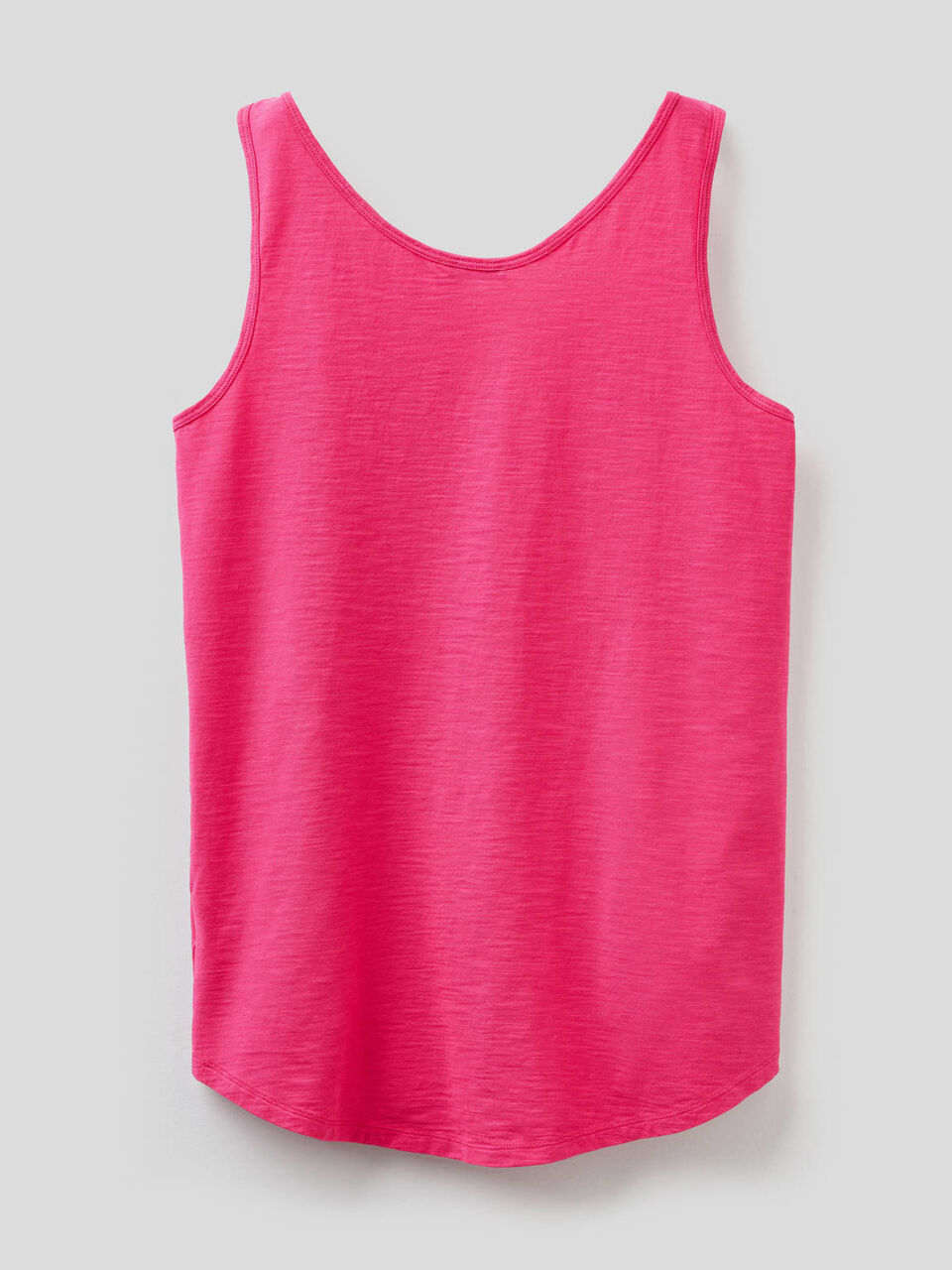 Camiseta de tirantes de 100 % algodón con bajo redondeado image number 2