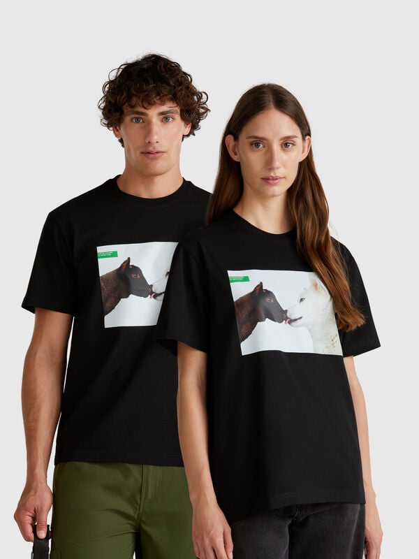 Camiseta con estampado fotográfico de Oliviero Toscani