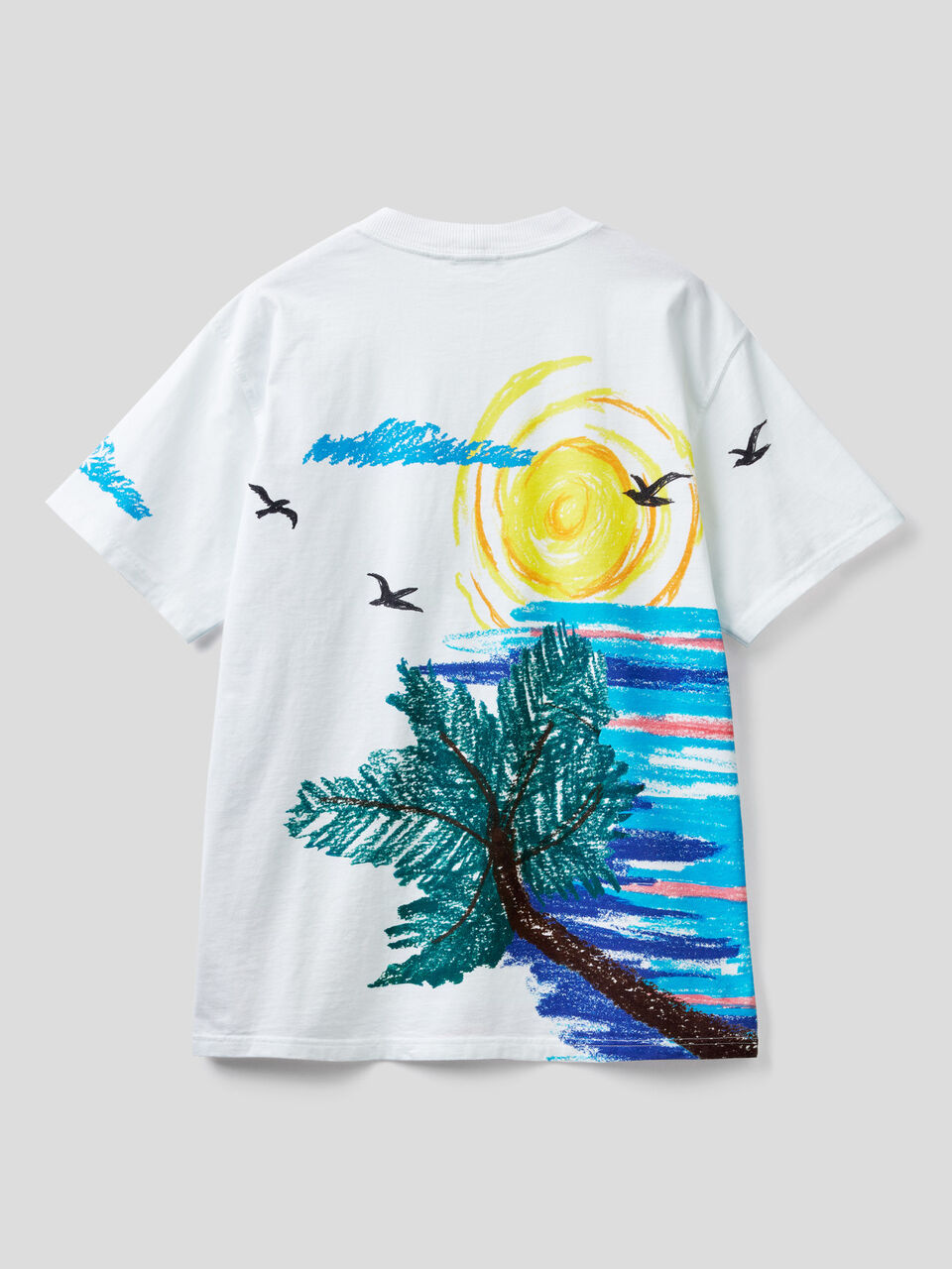 Camiseta oversize con estampado tropical image number 2