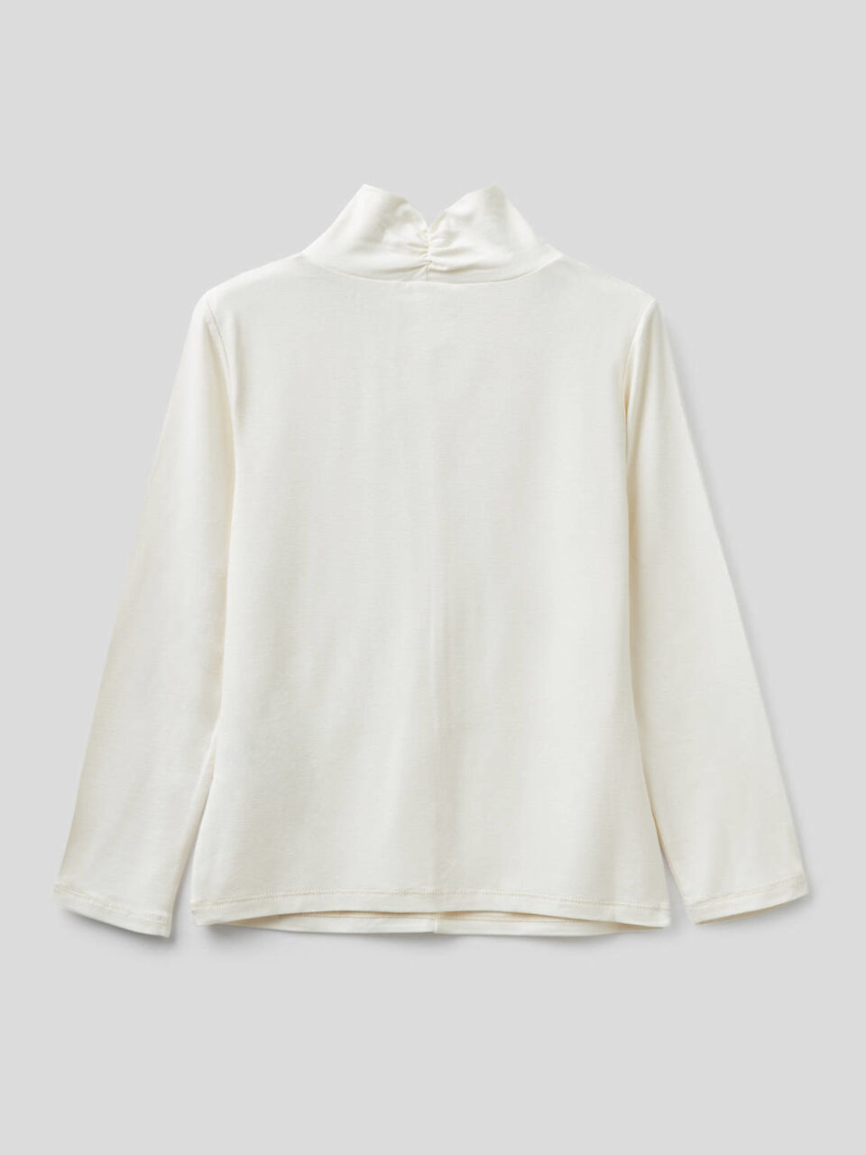 Camiseta con detalle cruzado image number 2