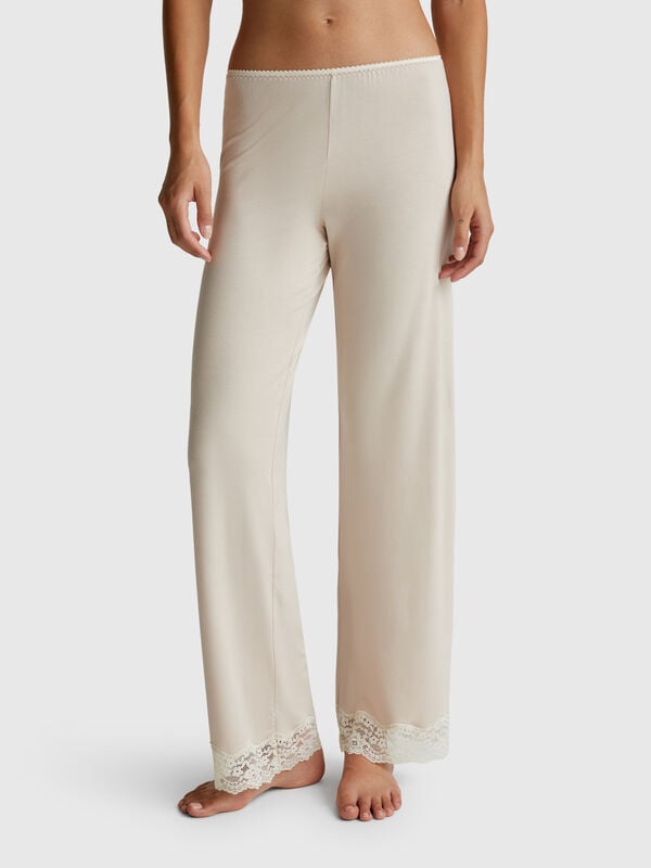 Pantalones fluidos con encaje Mujer
