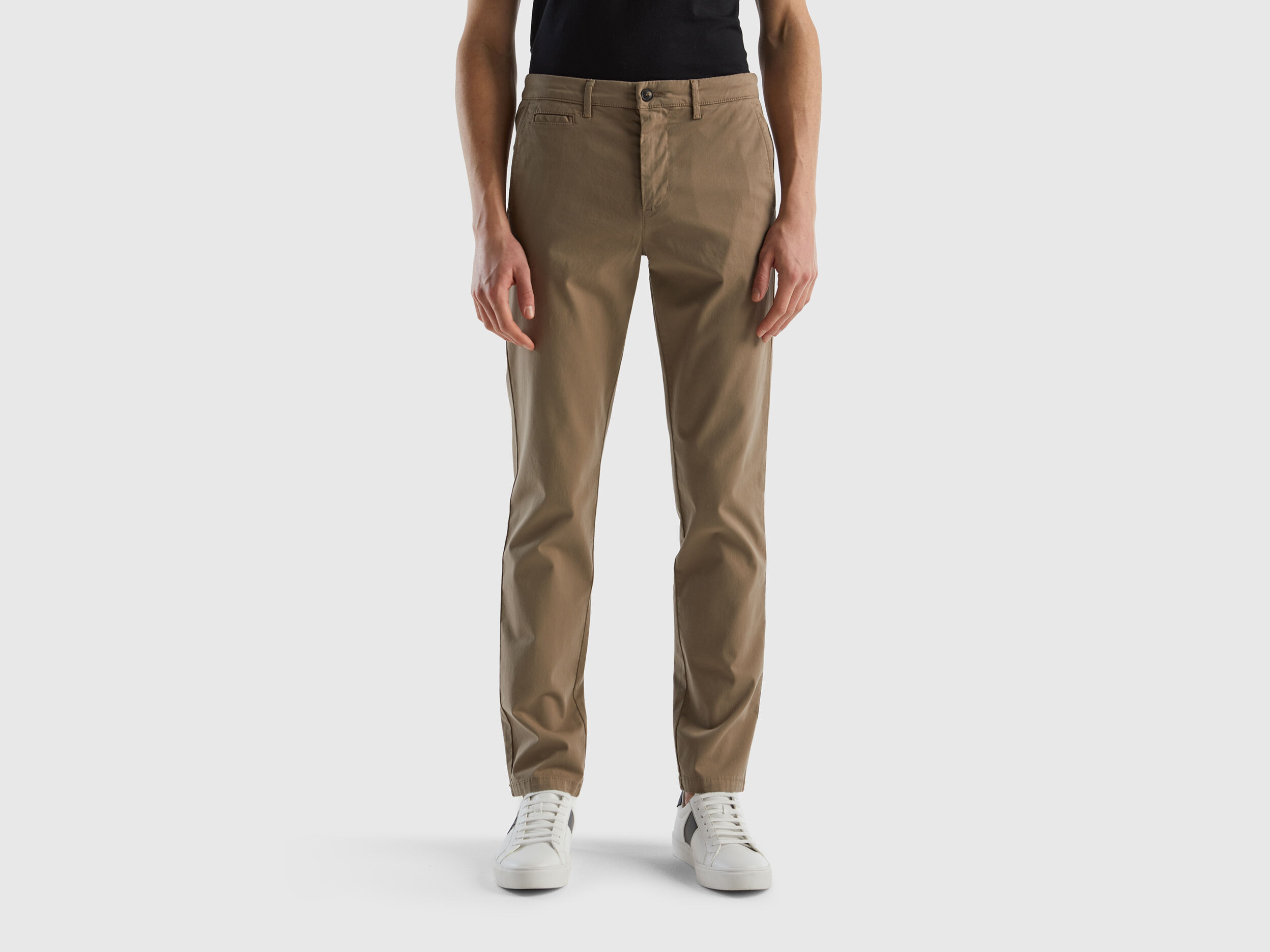Pantalones hotsell ceñidos hombre