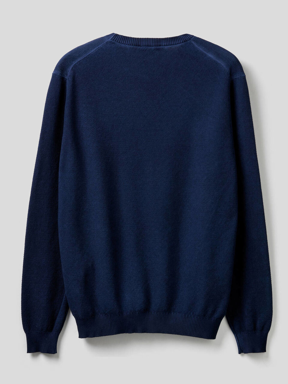 Jersey de cuello redondo con detalle en V image number 2