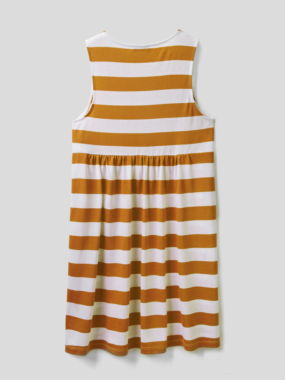 Vestido corto de rayas sin mangas image number 2