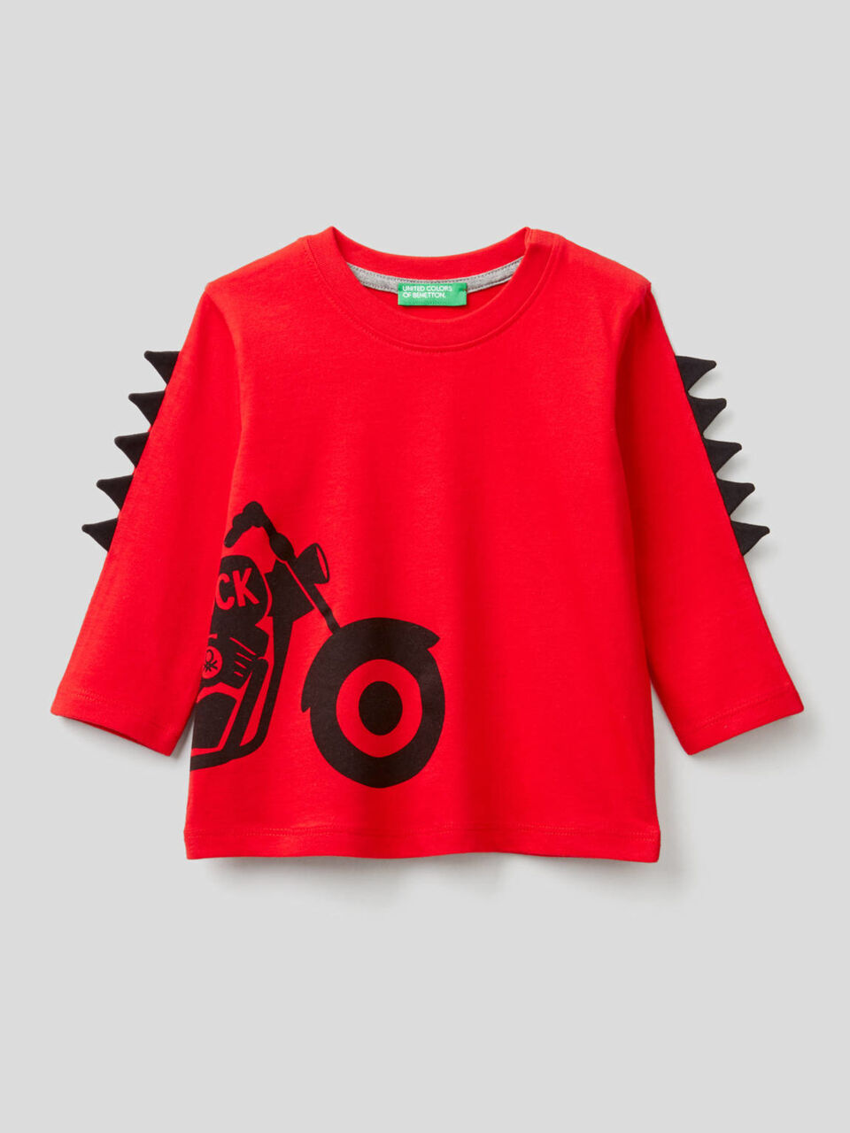Camiseta con aplicaciones 3D image number 1