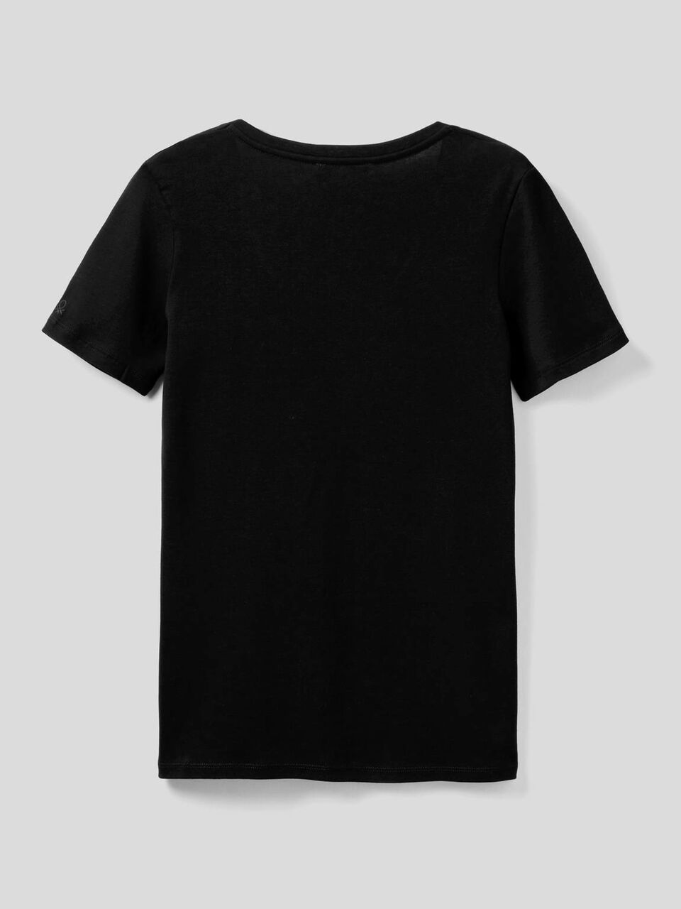 Camiseta de algodón puro con escote de pico image number 2