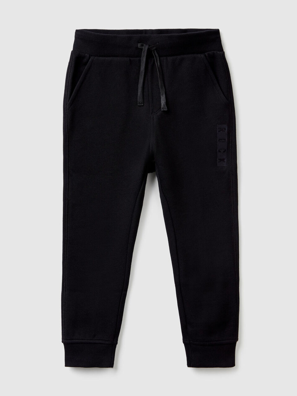 Joggers con bordado y cordón de ajuste image number 1