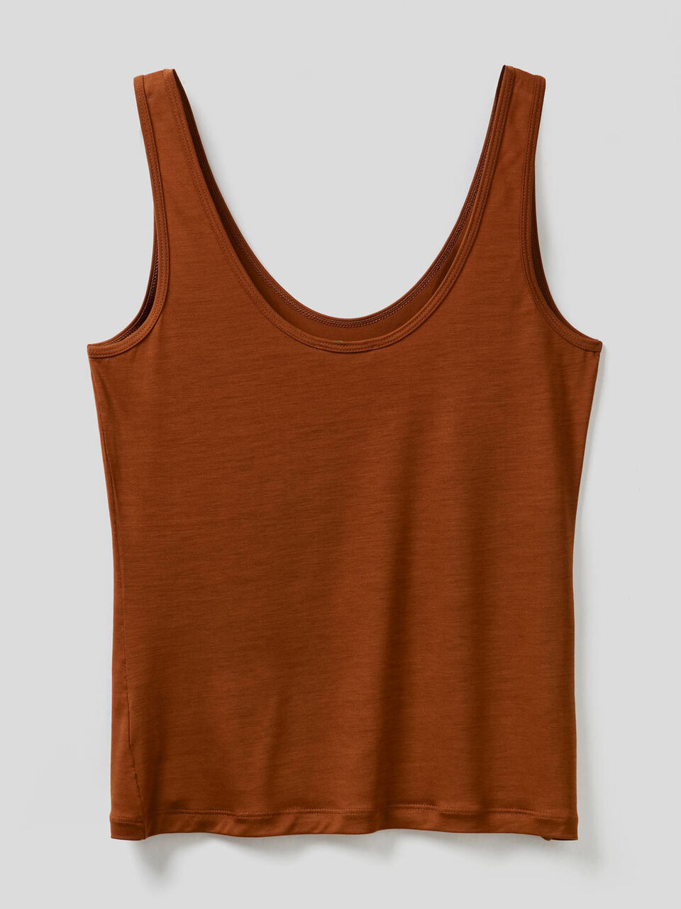 Camiseta de tirantes con escote redondo image number 2