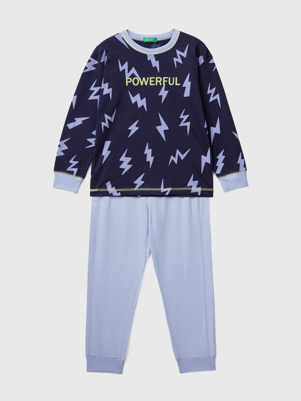 Pijama con estampado de rayos