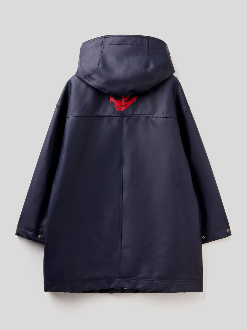 Impermeable con capucha image number 2