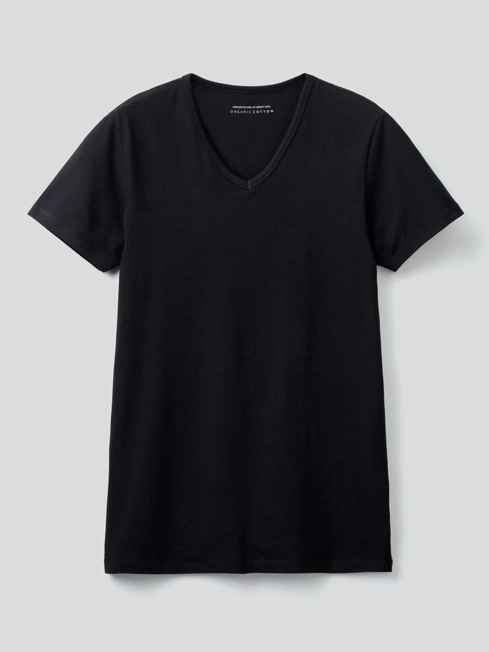 Camiseta básica con escote de pico image number 1