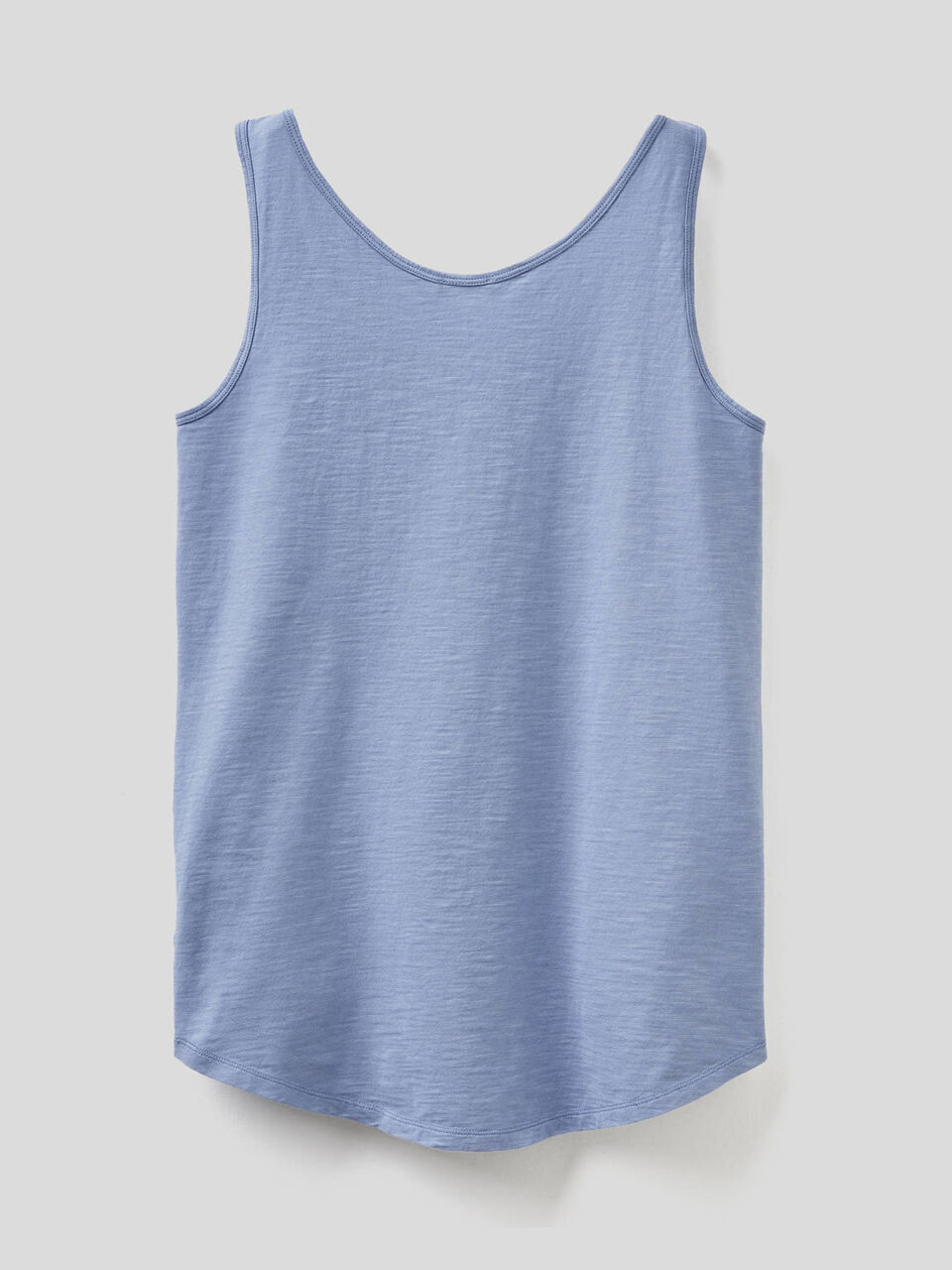 Camiseta de tirantes de 100 % algodón con bajo redondeado image number 2