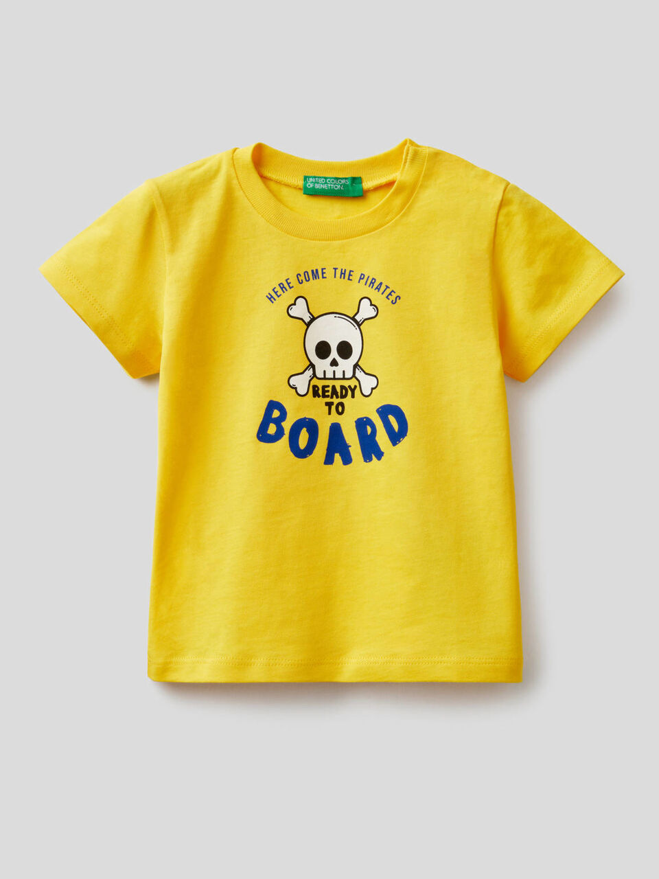 Camiseta de algodón con estampado de piratas image number 1