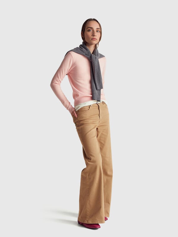 Suéter de cuello redondo rosa empolvado en lana merino Mujer