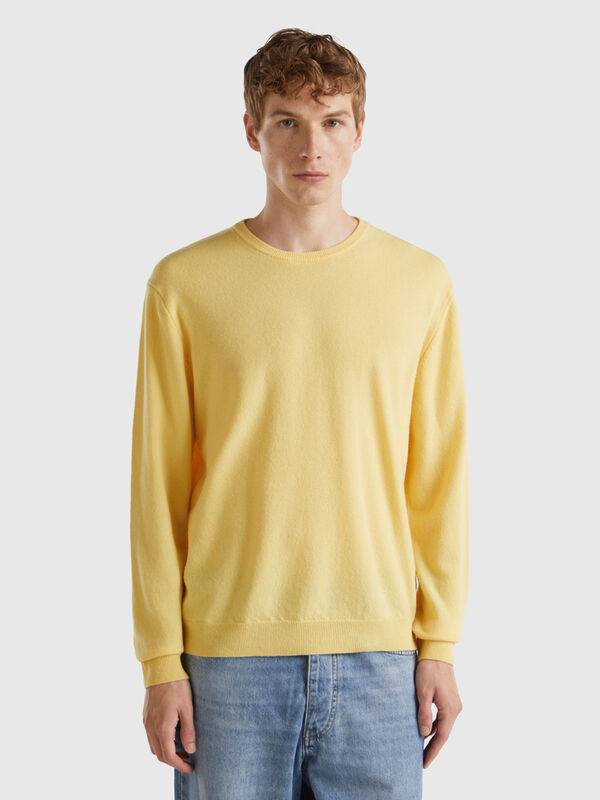 Jersey cuello redondo amarillo en pura lana merina Hombre
