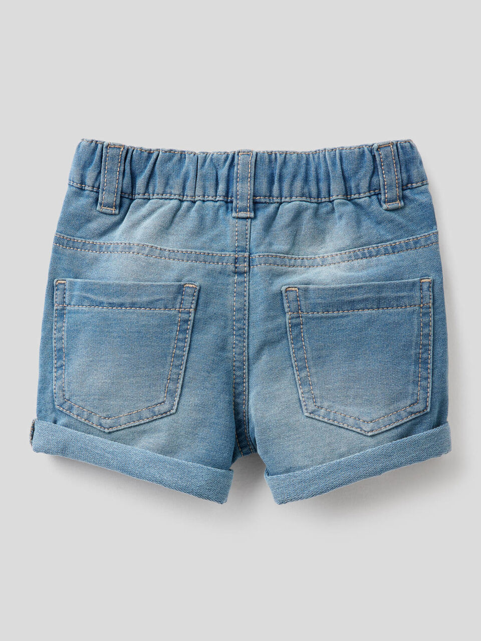 Pantalón corto de felpa de efecto denim image number 2