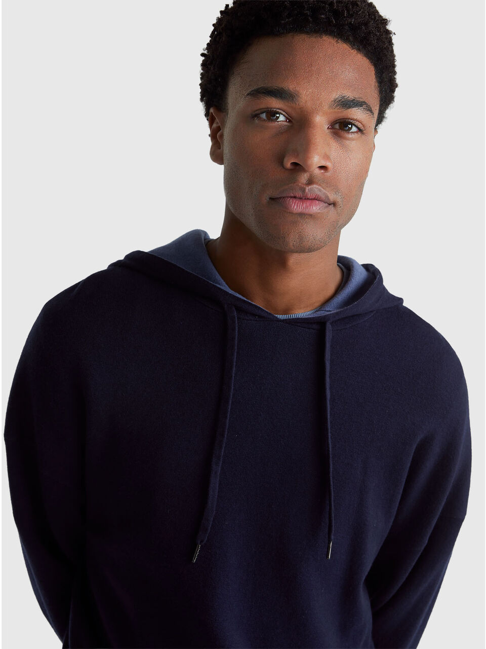 SWEATER W/HOOD Hombre image number null
