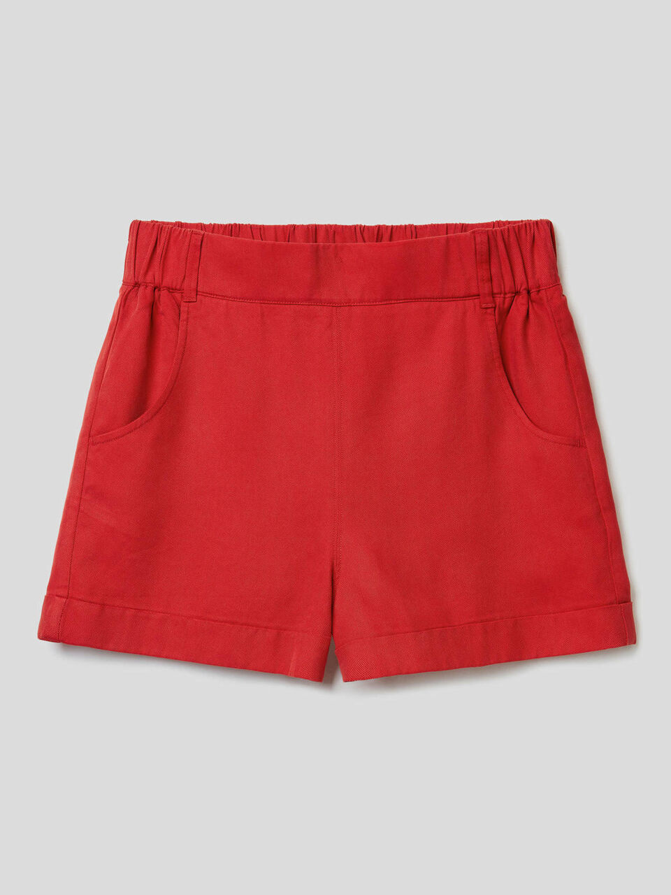 Pantalón corto liso con vuelta image number 1