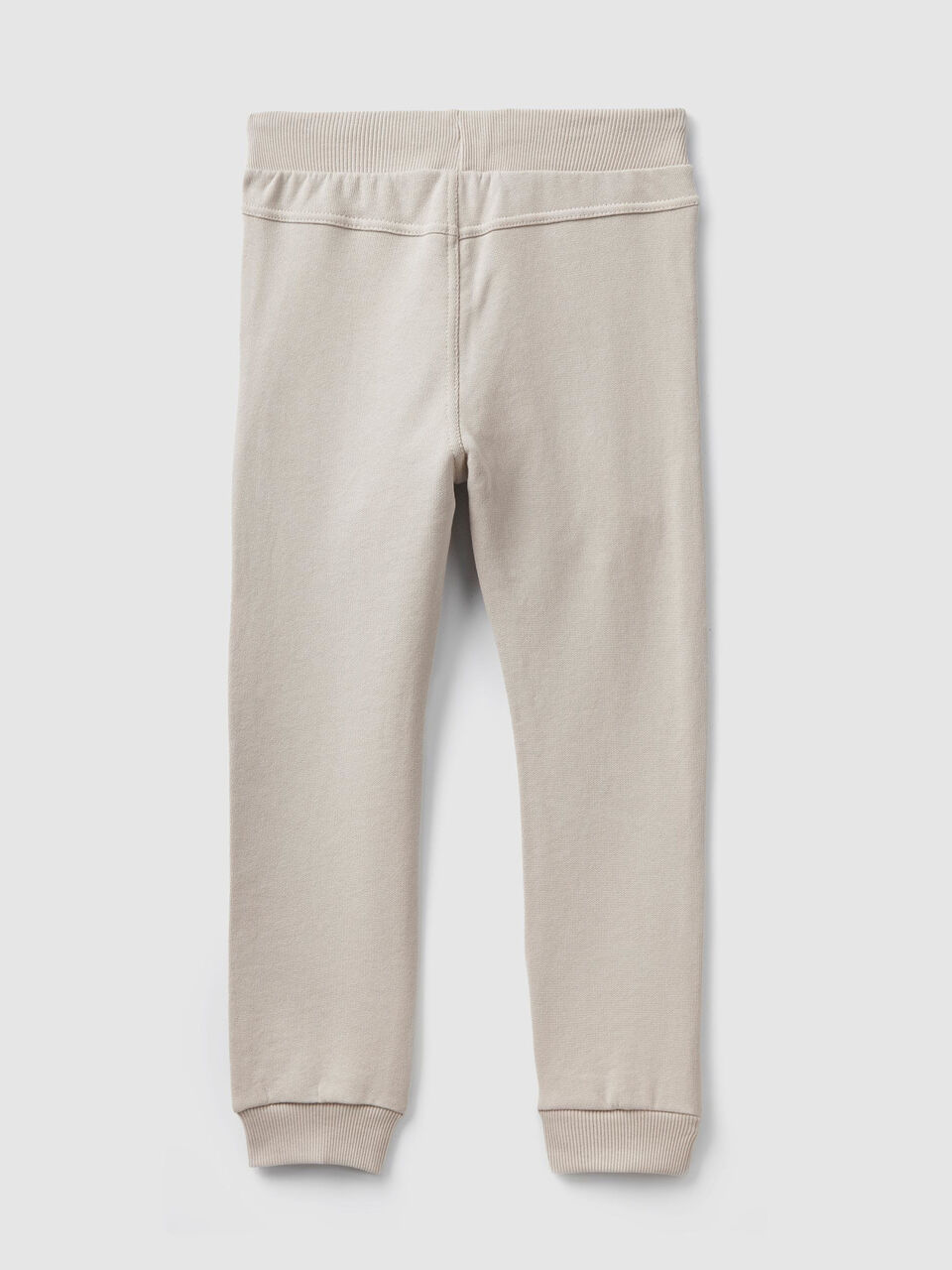 Pantalón jogger con estampado image number 2