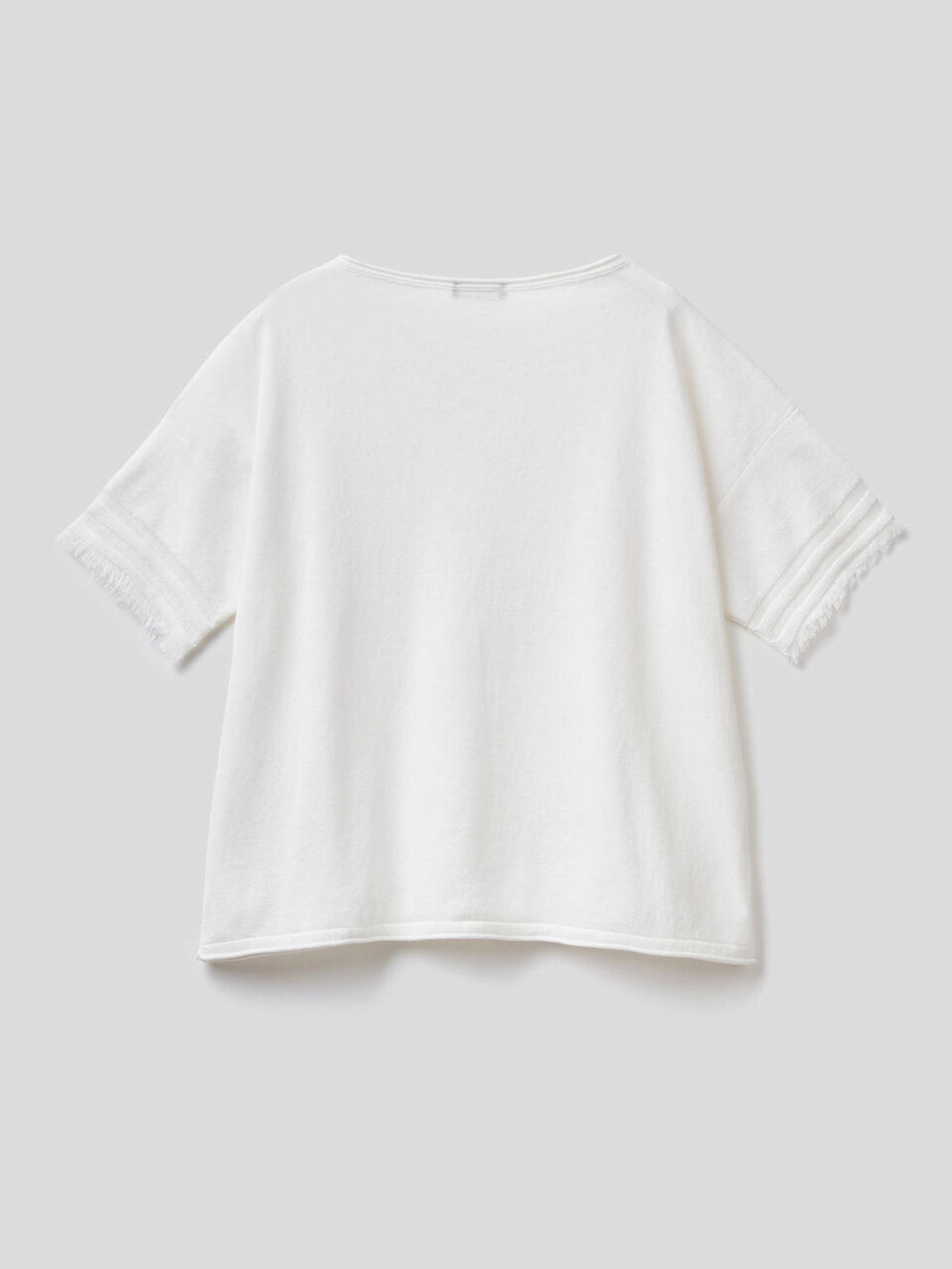 Blusa con manga deshilachada image number 2
