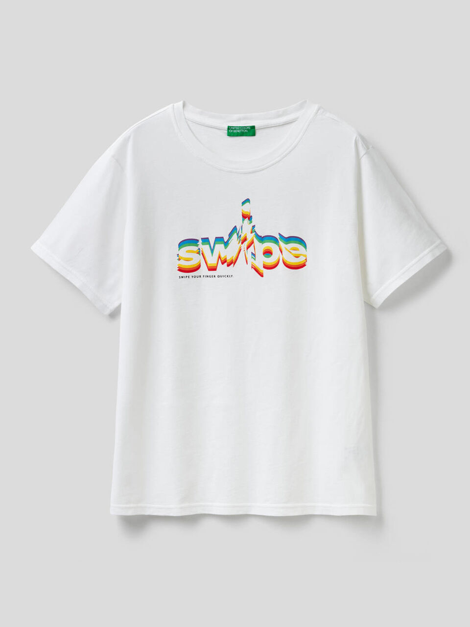Camiseta blanca con estampado multicolor image number 1