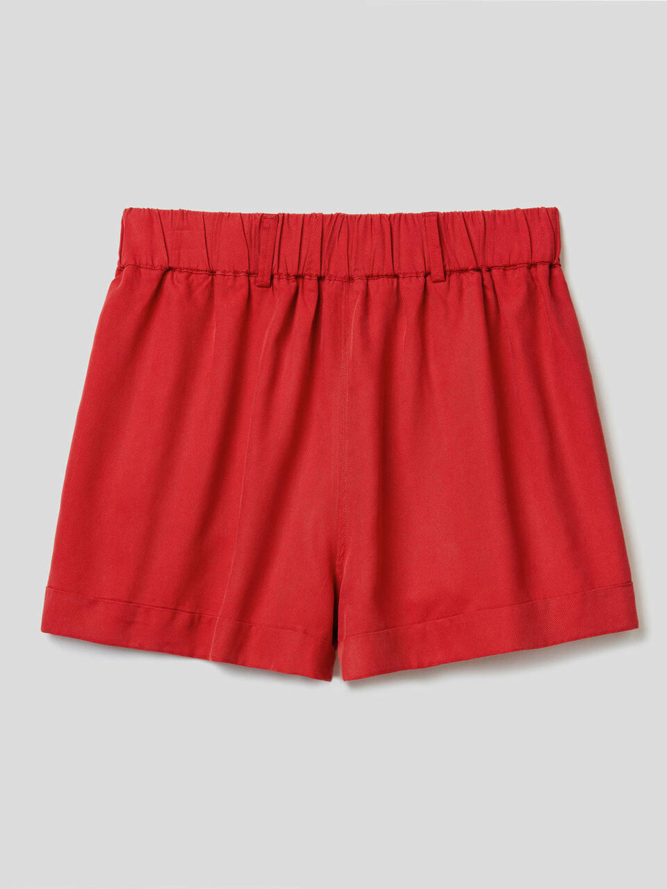 Pantalón corto liso con vuelta image number 2