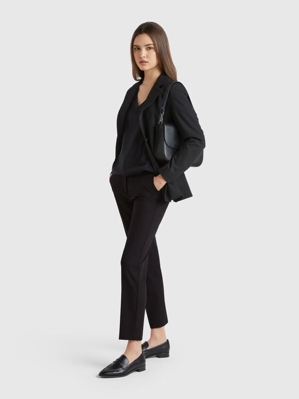 Pantalón fluido slim fit Mujer