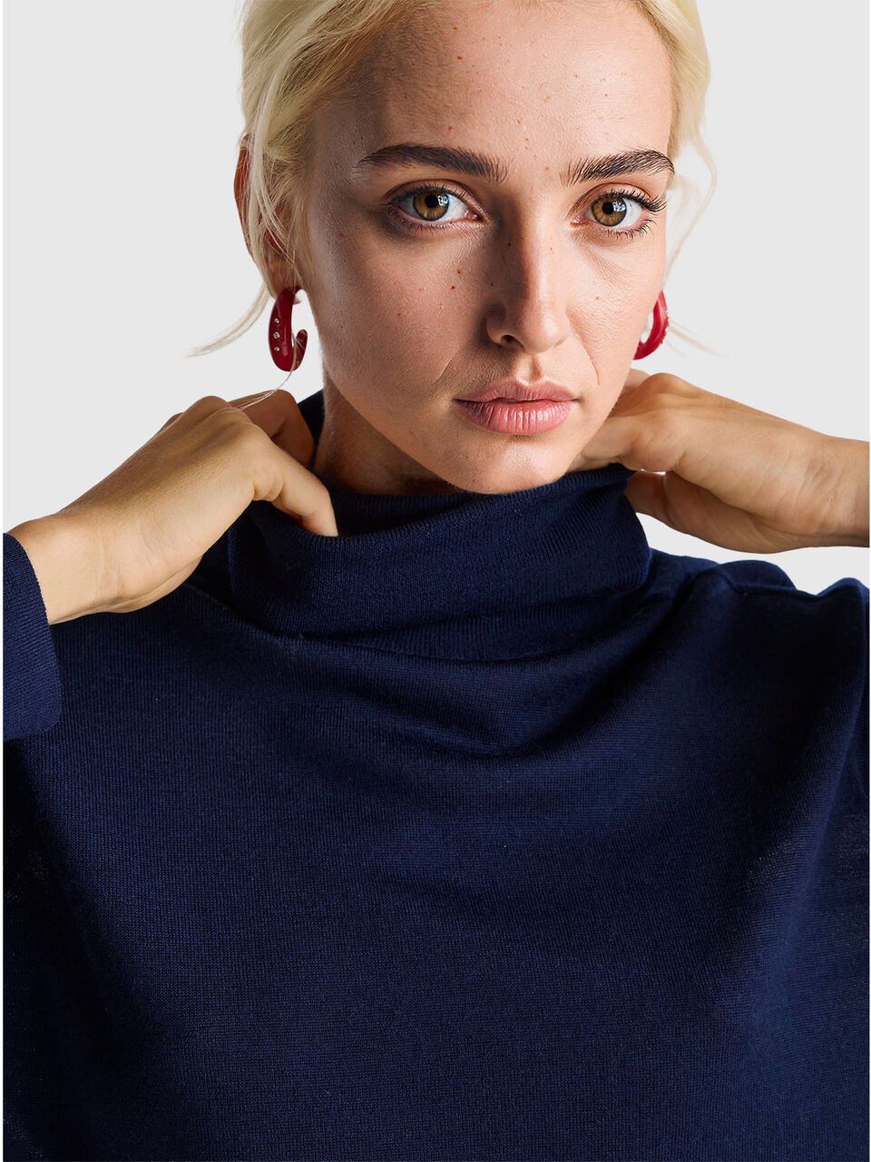 TURTLE NECK SWEATER Mujer image number null