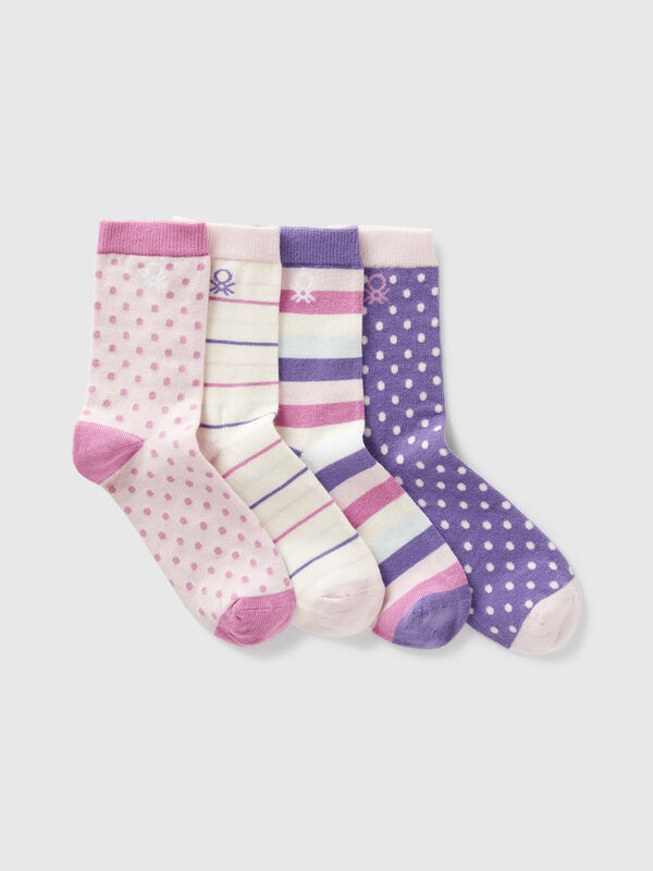 Cuatro pares de calcetines estampados. Niño