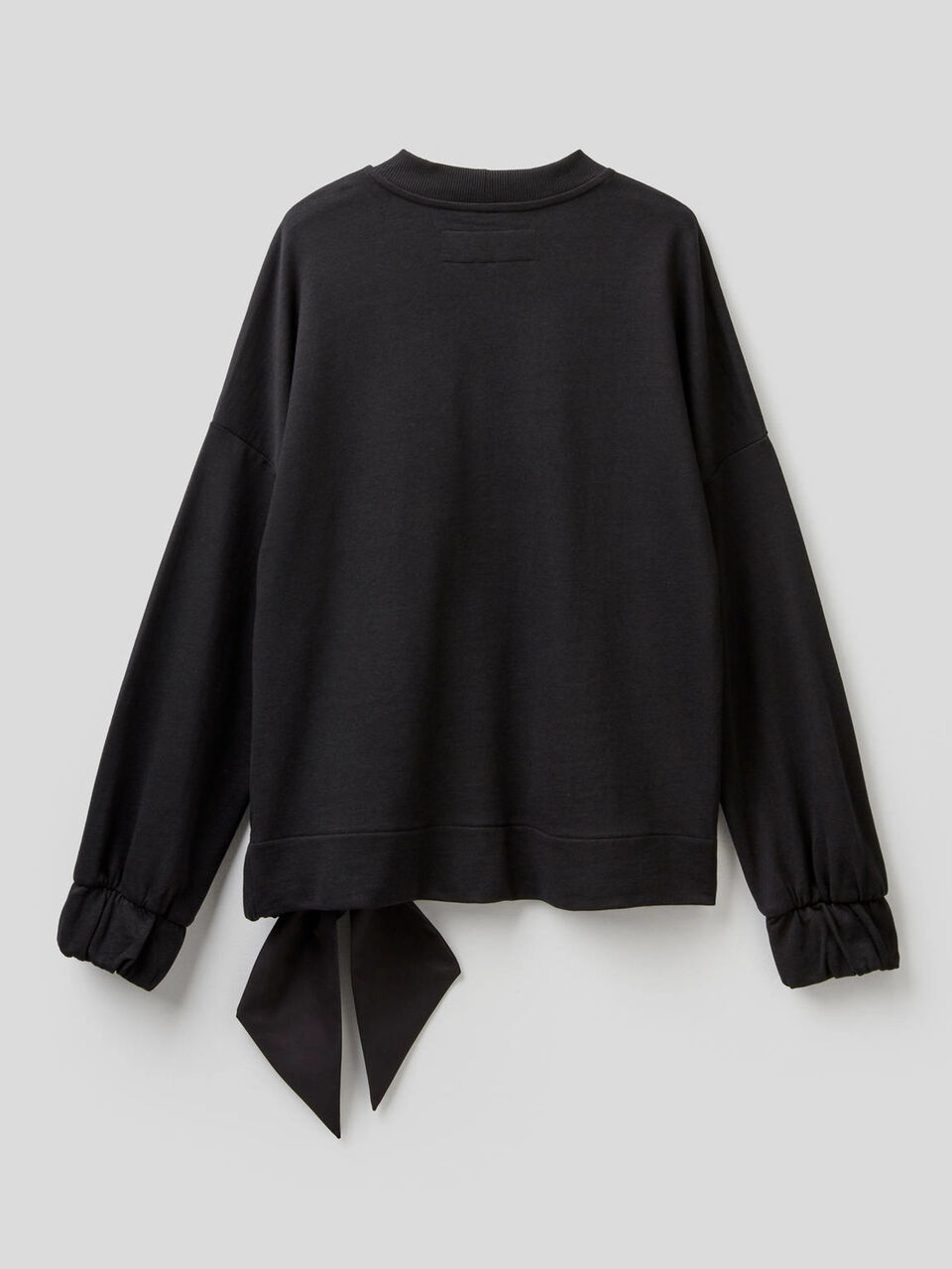 Sudadera con lazo y mangas abullonadas image number 2