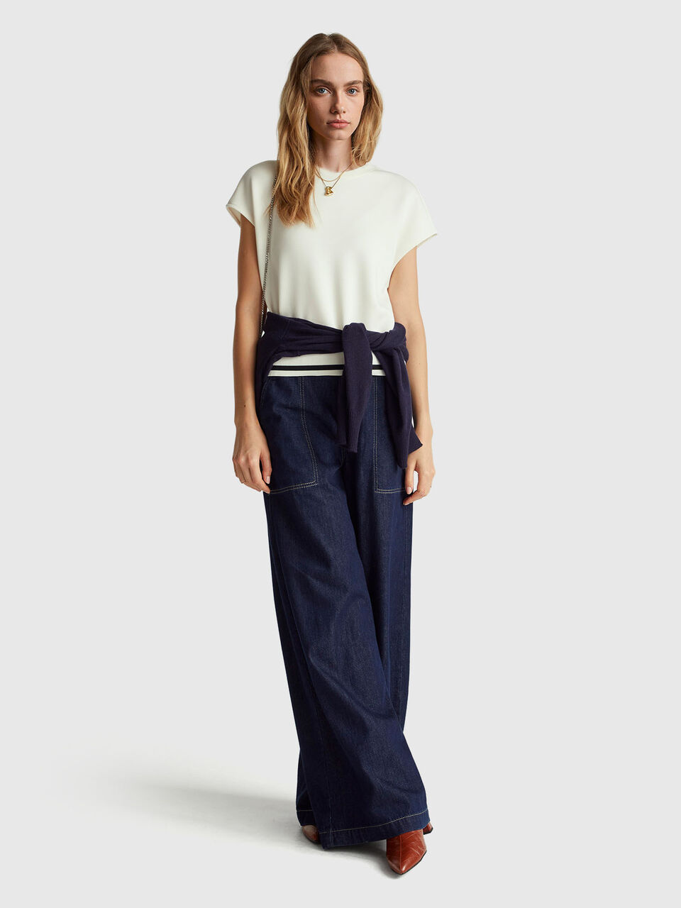 SLEEVELESS SWEATER Mujer image number null