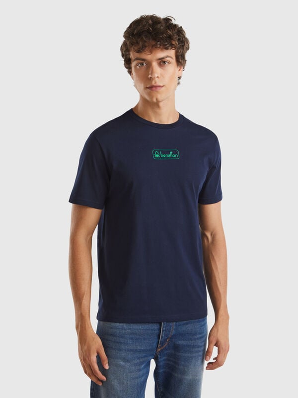 Camiseta azul oscuro de algodón orgánico con logotipo verde Hombre