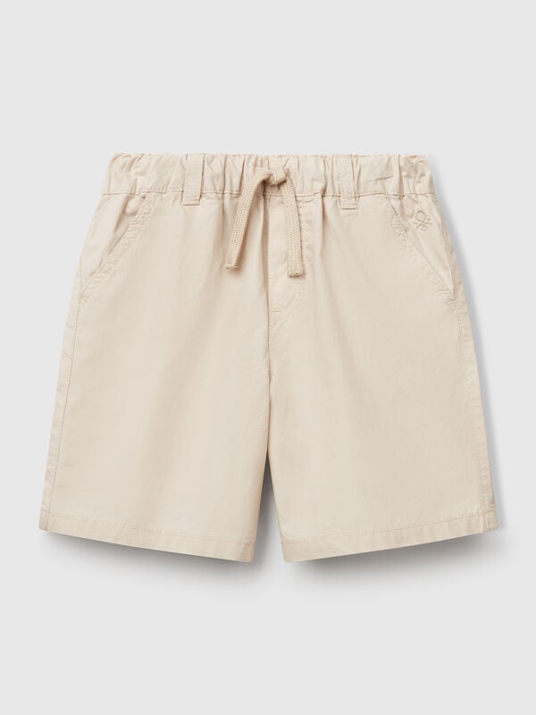 Pantalón corto 100% algodón con cordón. Niño