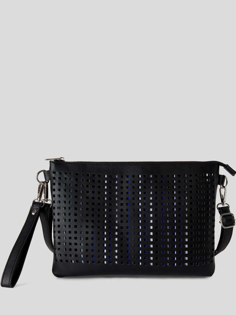 Bolso perforado con clutch extraíble image number 1