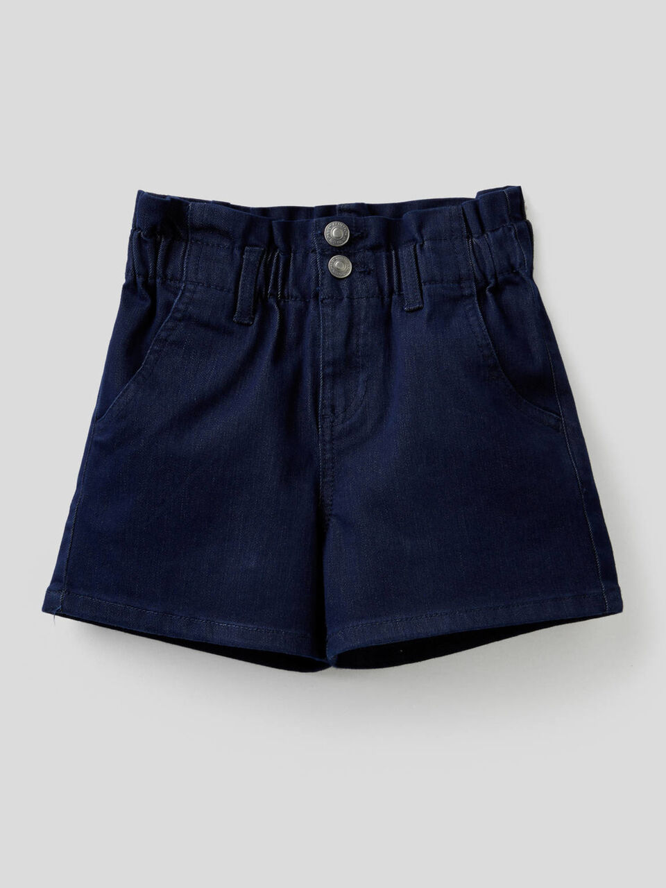 Pantalón corto paperbag en denim teñido elástico image number 1