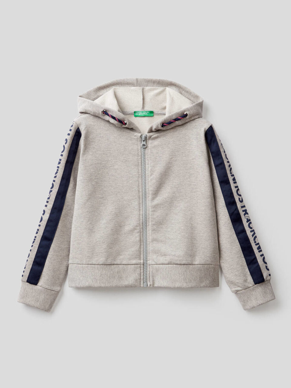 Sudadera con cremallera y capucha image number 1